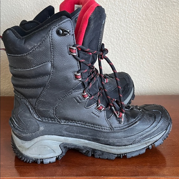 Columbia Black and Red Insulated Boots - Picture 2 of 13